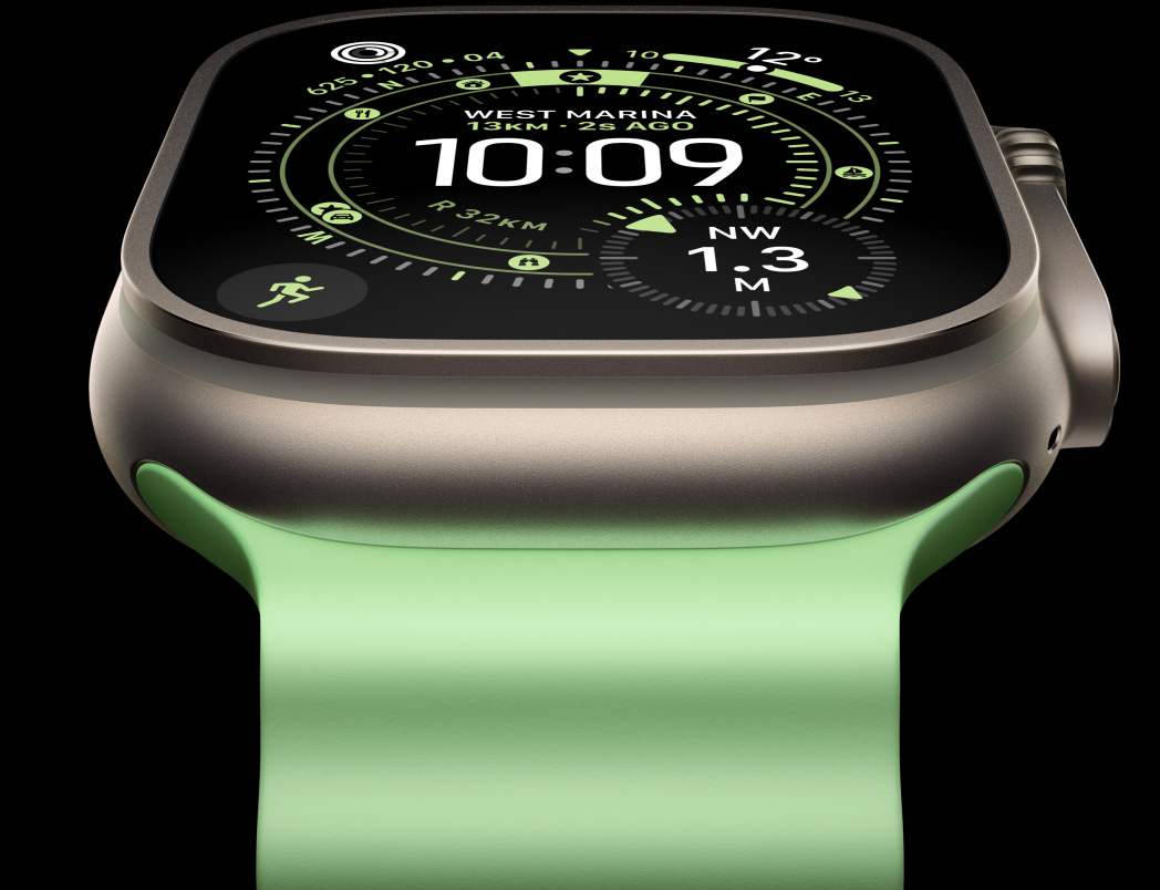 Apple Watch Ultra 3, titanové pouzdro, přírodní barva, kompas na ciferníku Orientační běh, Oceánský řemínek, neonově zelená barva