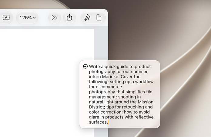 MacBook-skærm, der viser feltet Rediger med Siri, som svæver over et unavngivet dokument, der beskriver en arbejdsgang med fotografering for en ny kollega